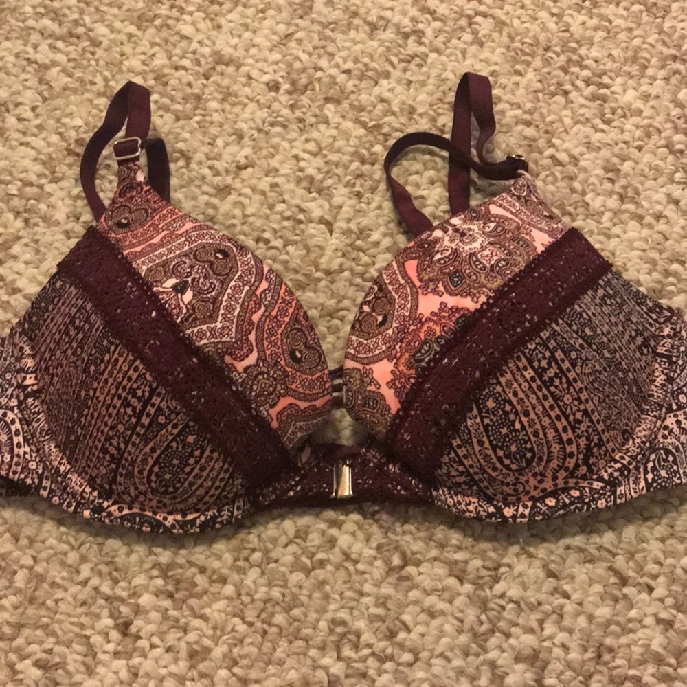 Victoria’s Secret push up front close bra